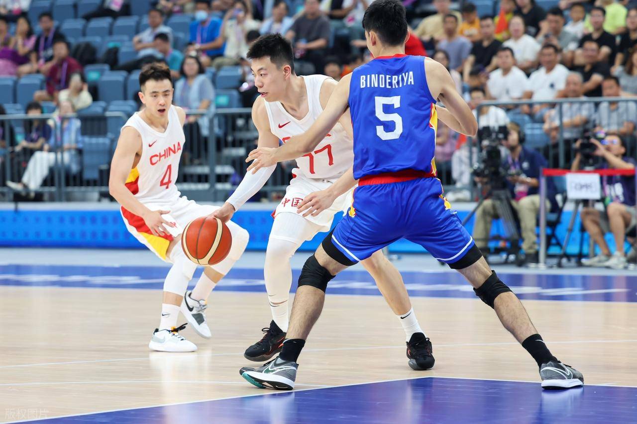 爵士完胜北京队，张镇麟关键制胜