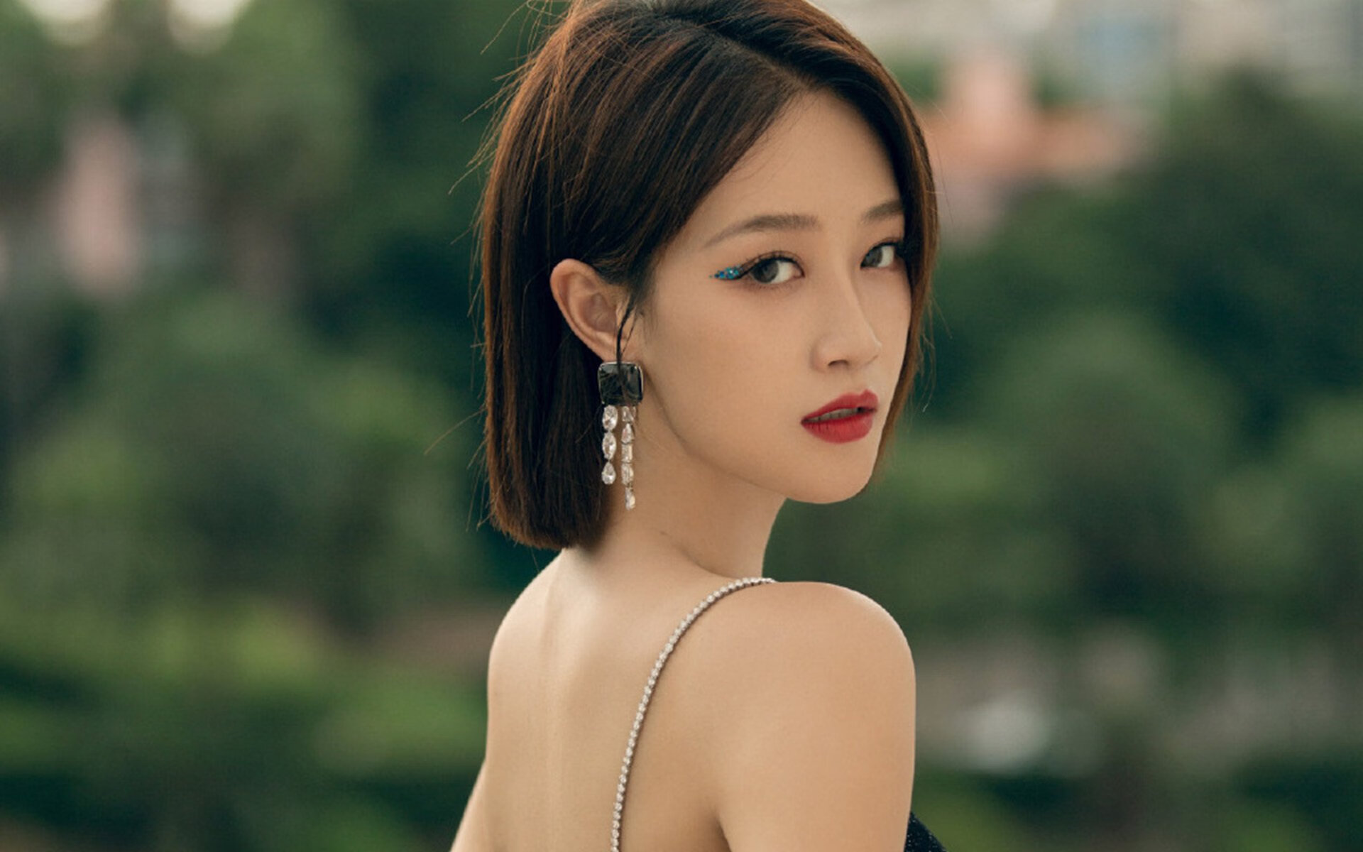 独行侠巅峰对决胜出深圳队，伦纳德比赛走势一手掌控