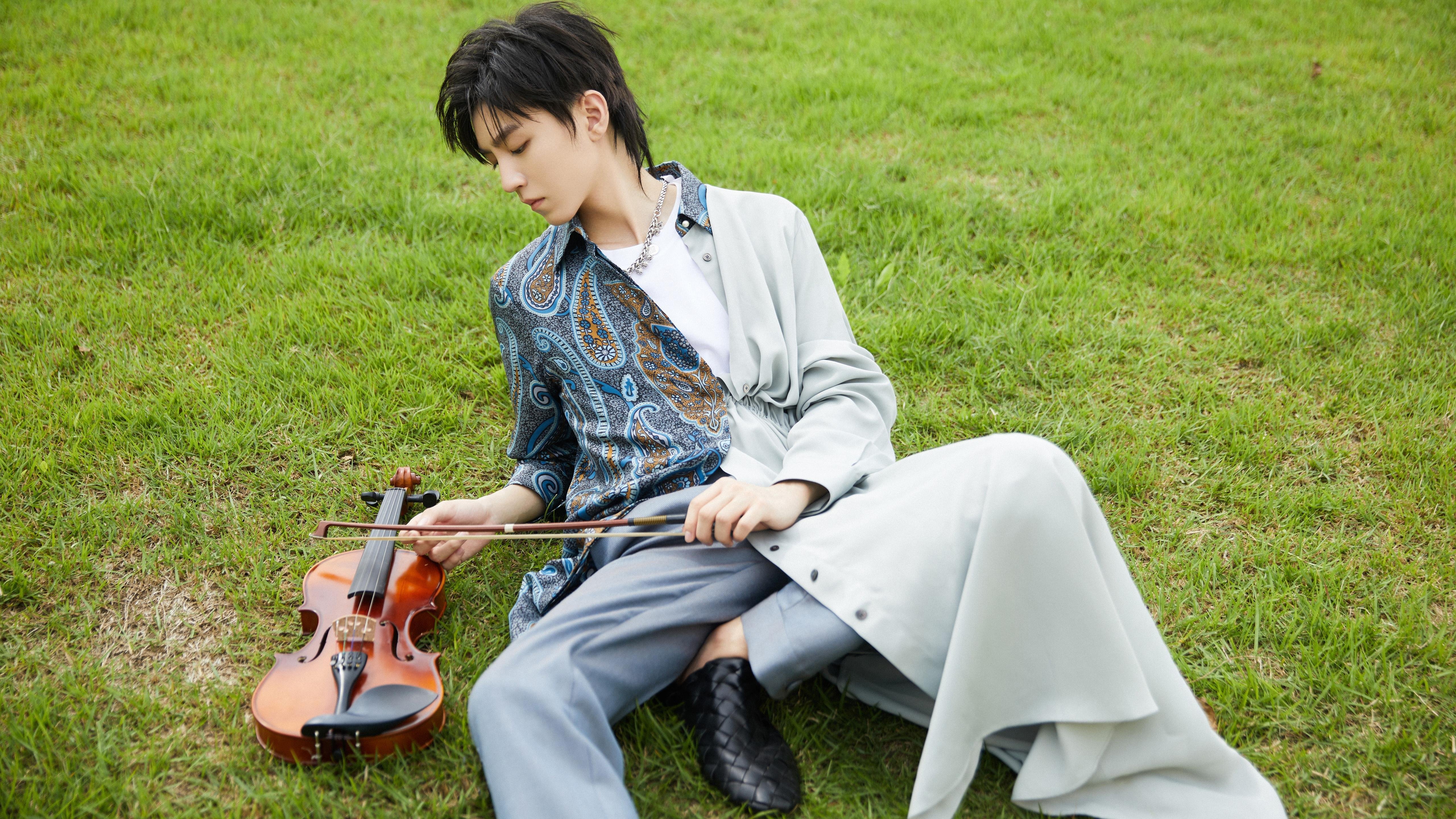 法比尼奥的辉煌时刻，瑞士逆袭厄瓜多尔，焦点战他接管比赛