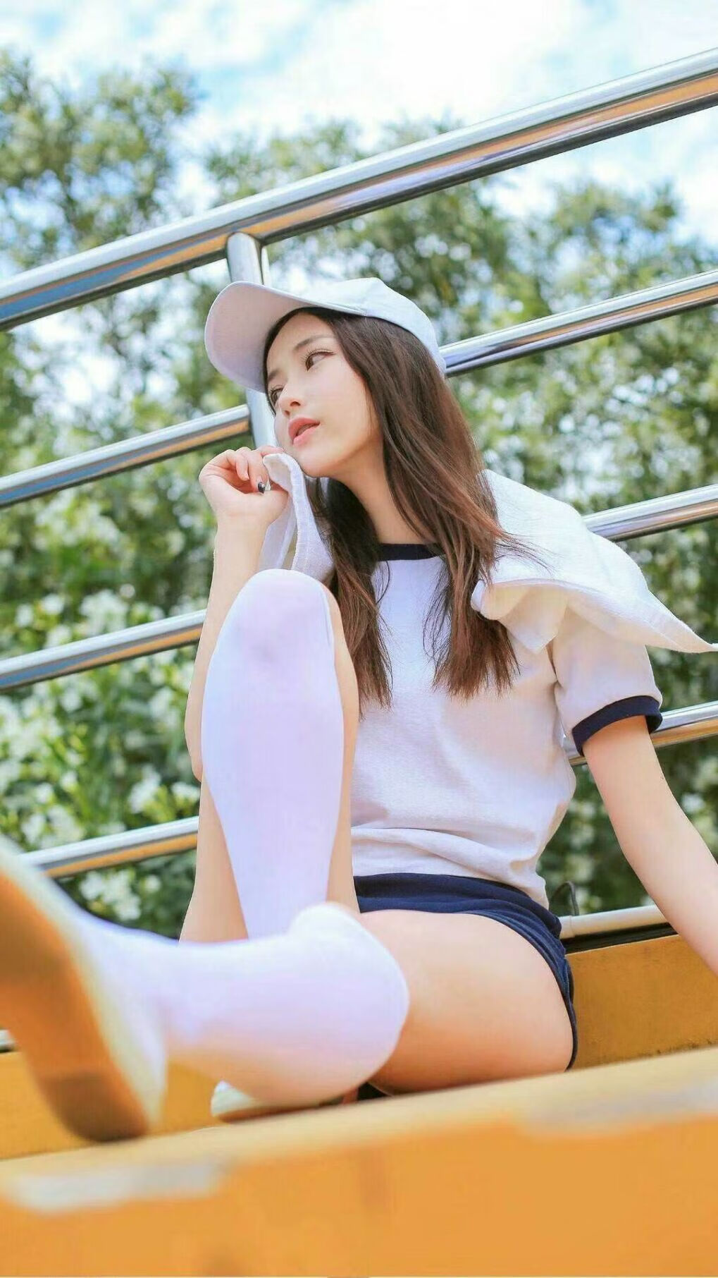 终场哨与引擎啸叫，当足球场上的罗马遇见赛道上的京多安