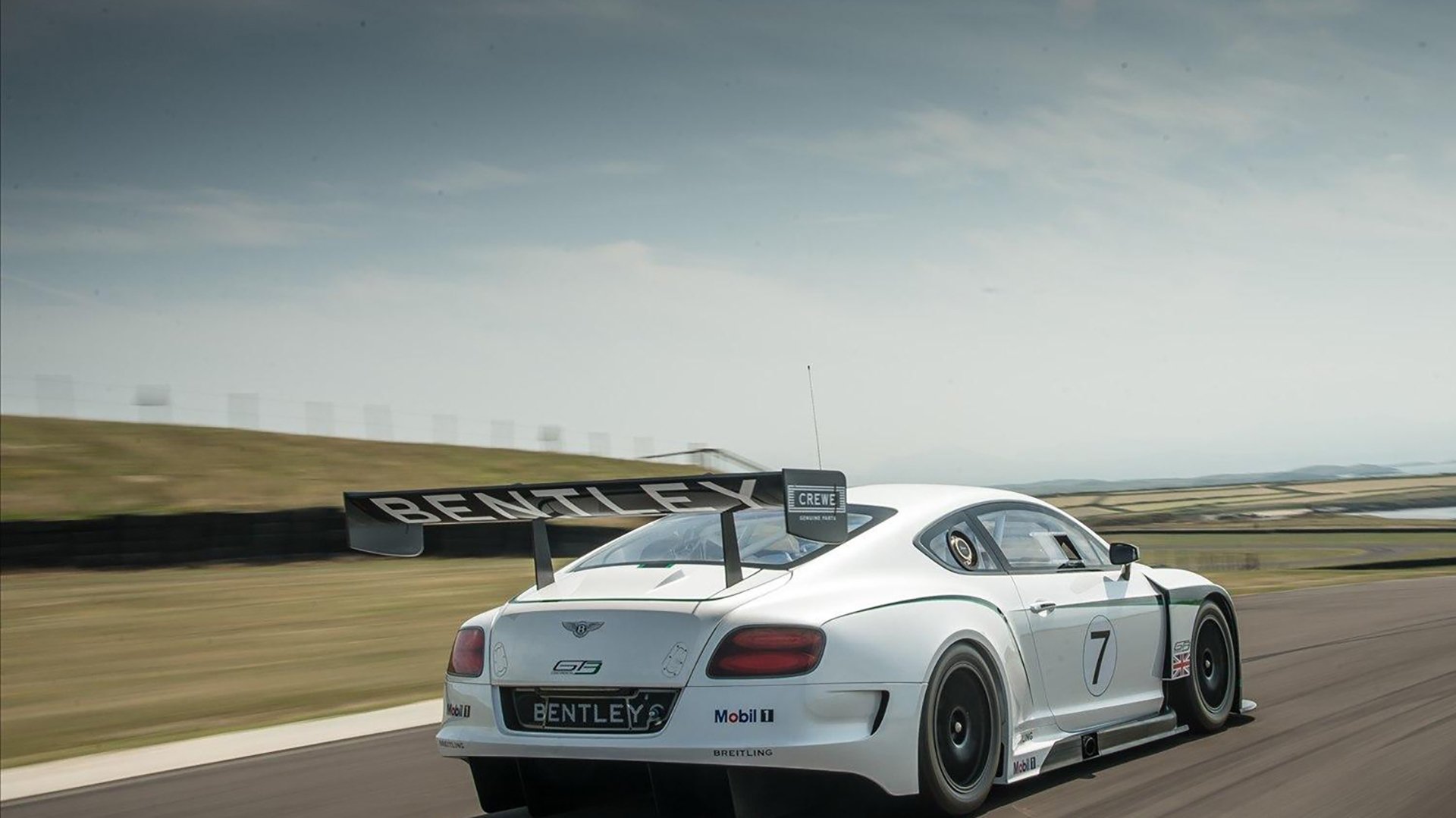 冰与火之歌,德甲争冠战中的芬兰收割牙买加瞬间